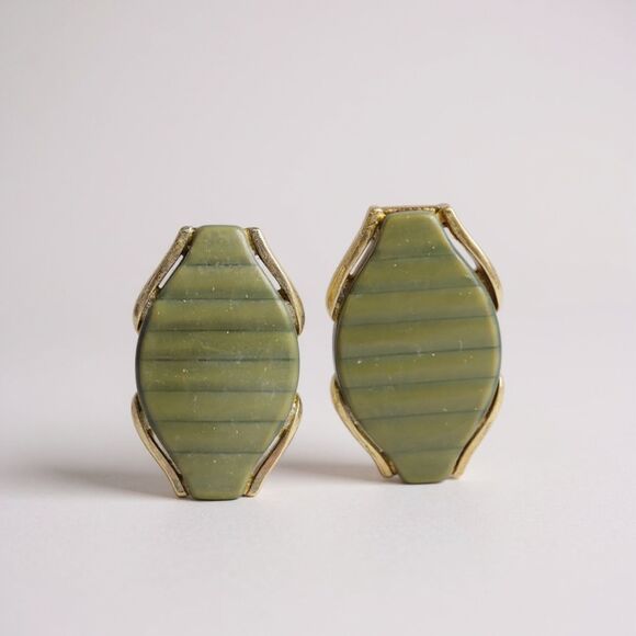 Vintage Olive Green Thermoset Earrings - Picture 1 of 4